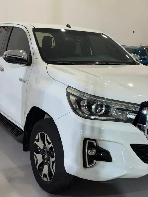 TOYOTA Hilux Caminhonete - Foto