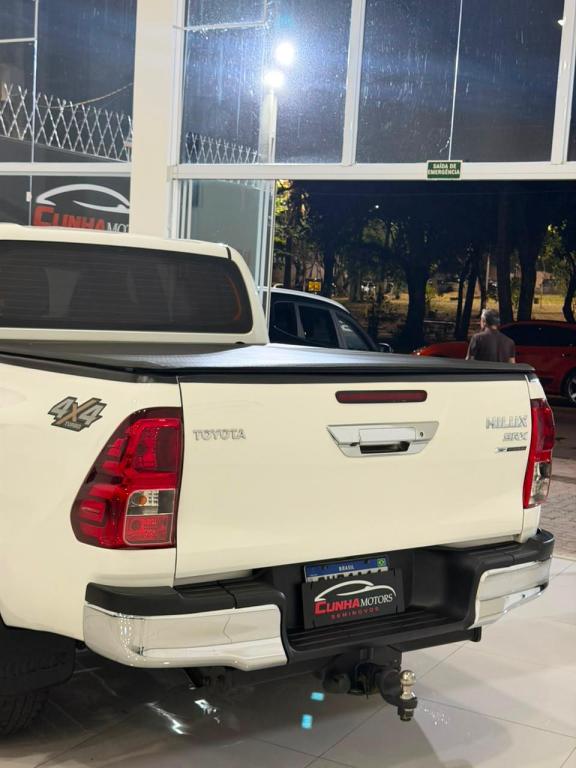 TOYOTA Hilux Caminhonete - Foto