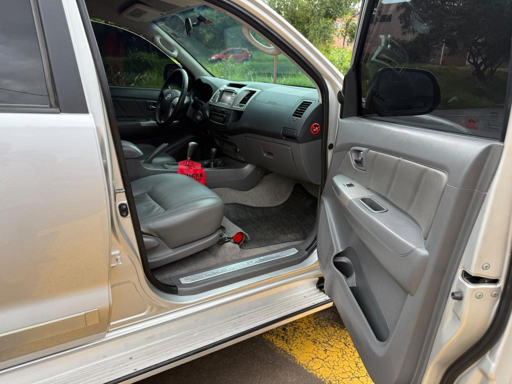 TOYOTA Hilux Caminhonete - Foto