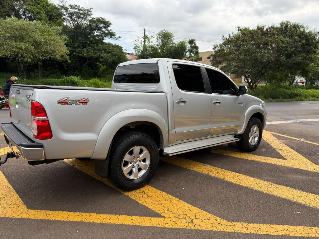 TOYOTA Hilux Caminhonete - Foto