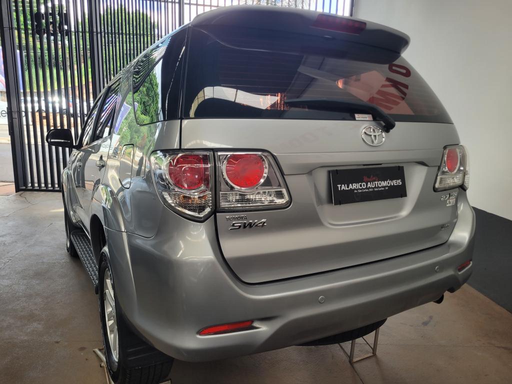 TOYOTA Hilux SW4 - Foto