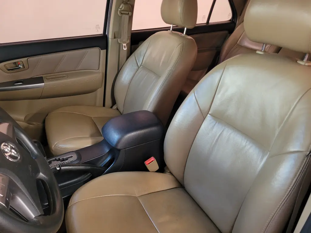 TOYOTA Hilux SW4 - Foto