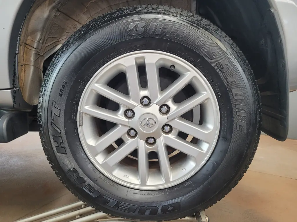 TOYOTA Hilux SW4 - Foto