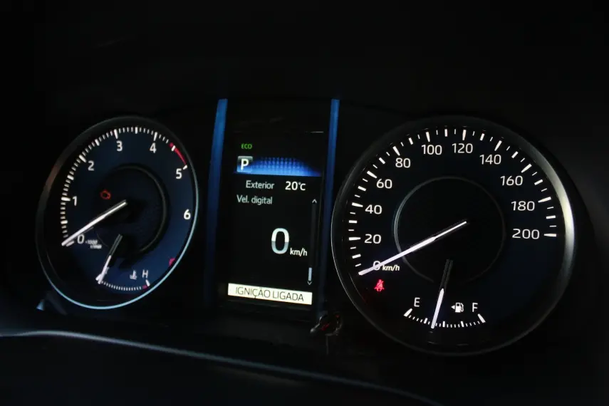 TOYOTA Hilux SW4 - Foto