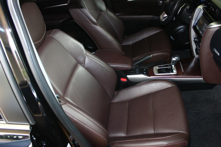 TOYOTA Hilux SW4 - Foto