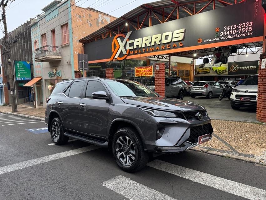 TOYOTA Hilux SW4 - Foto