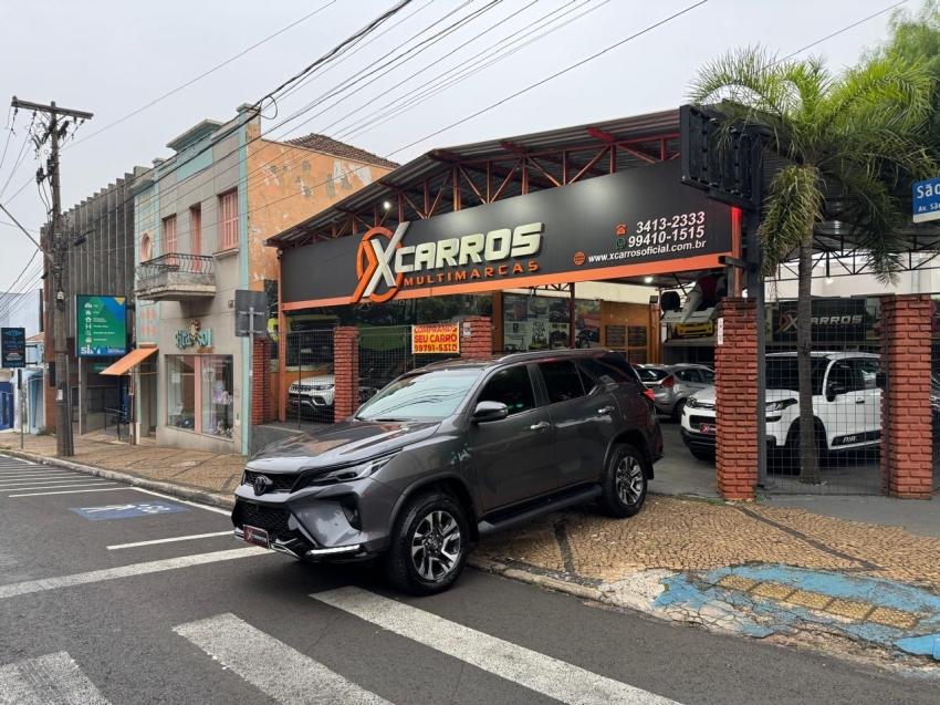 TOYOTA Hilux SW4 - Foto