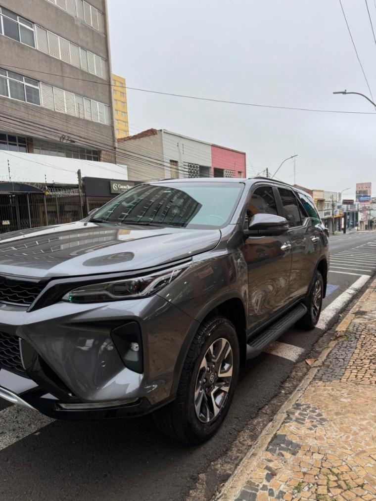 TOYOTA Hilux SW4 - Foto