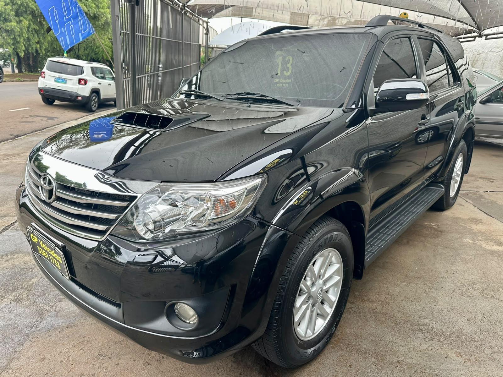 TOYOTA Hilux SW4