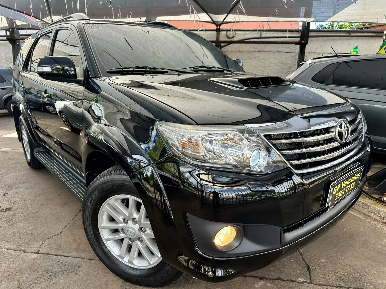 TOYOTA Hilux SW4 - Foto