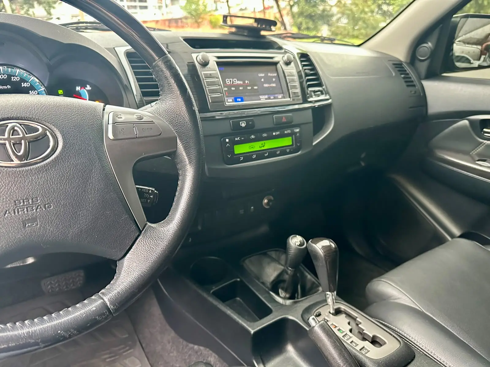 TOYOTA Hilux SW4 - Foto