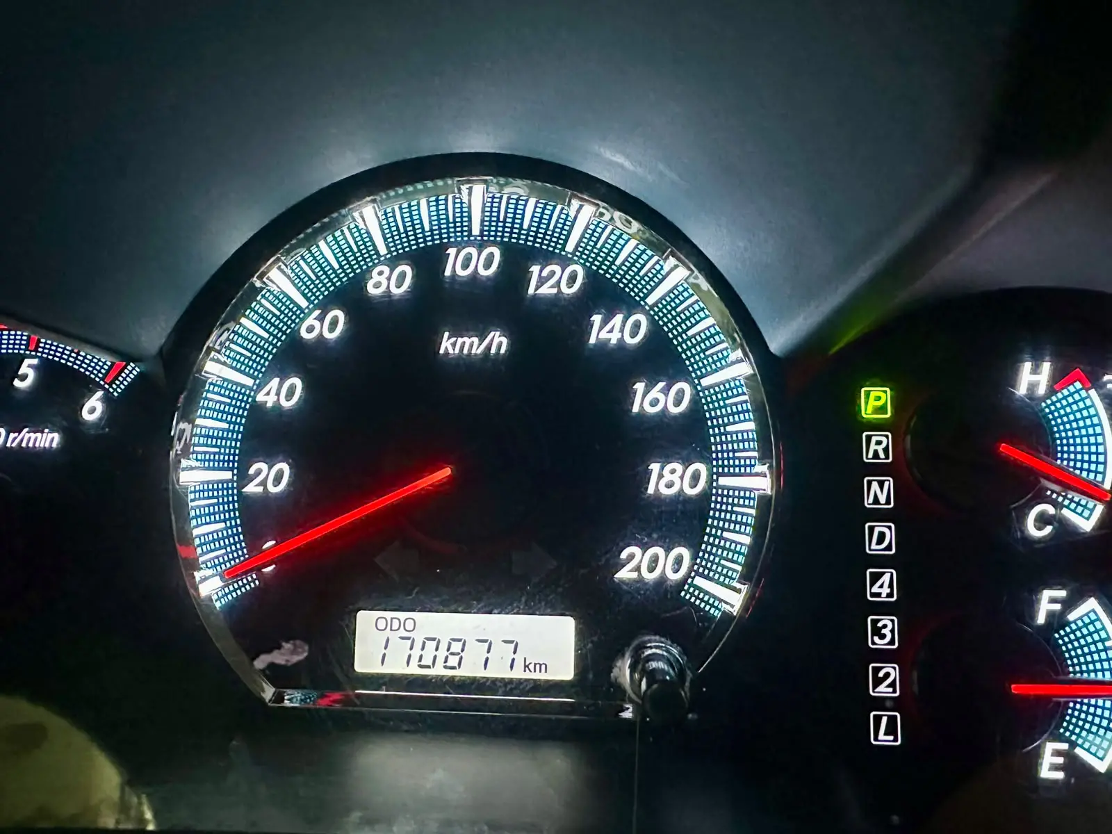 TOYOTA Hilux SW4 - Foto