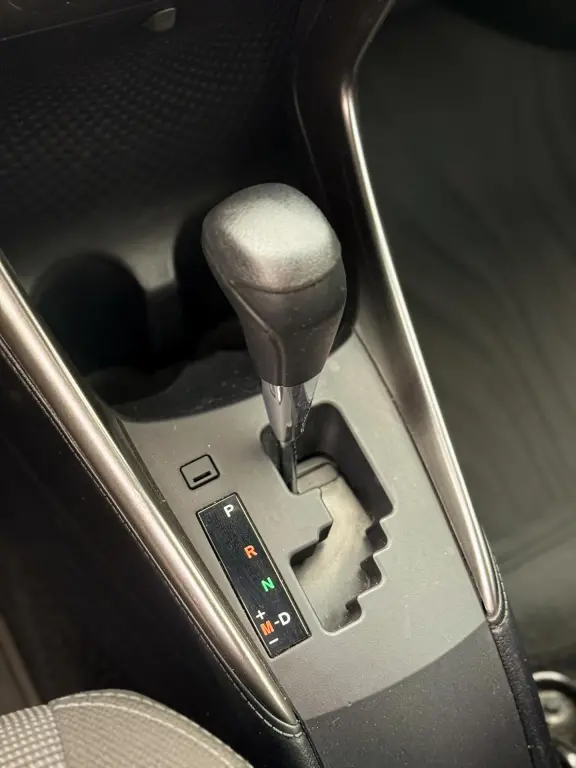 TOYOTA Yaris Hatch - Miniatura