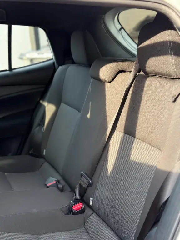 TOYOTA Yaris Hatch - Miniatura