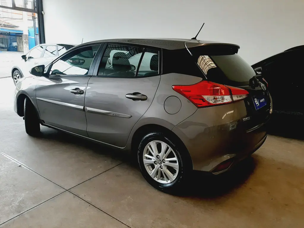 TOYOTA Yaris Hatch - Foto