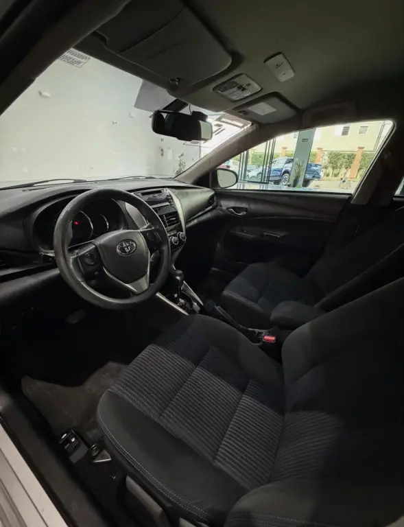 TOYOTA Yaris Sedan - Foto