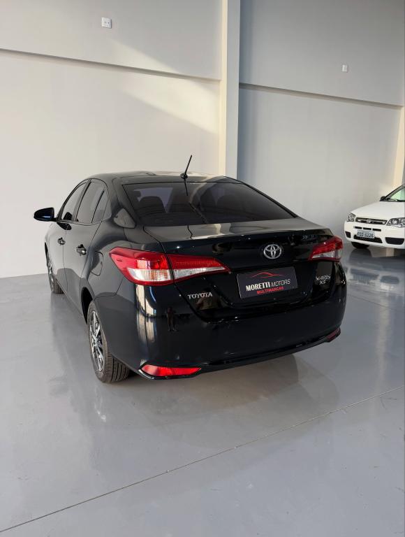 TOYOTA Yaris Sedan - Foto