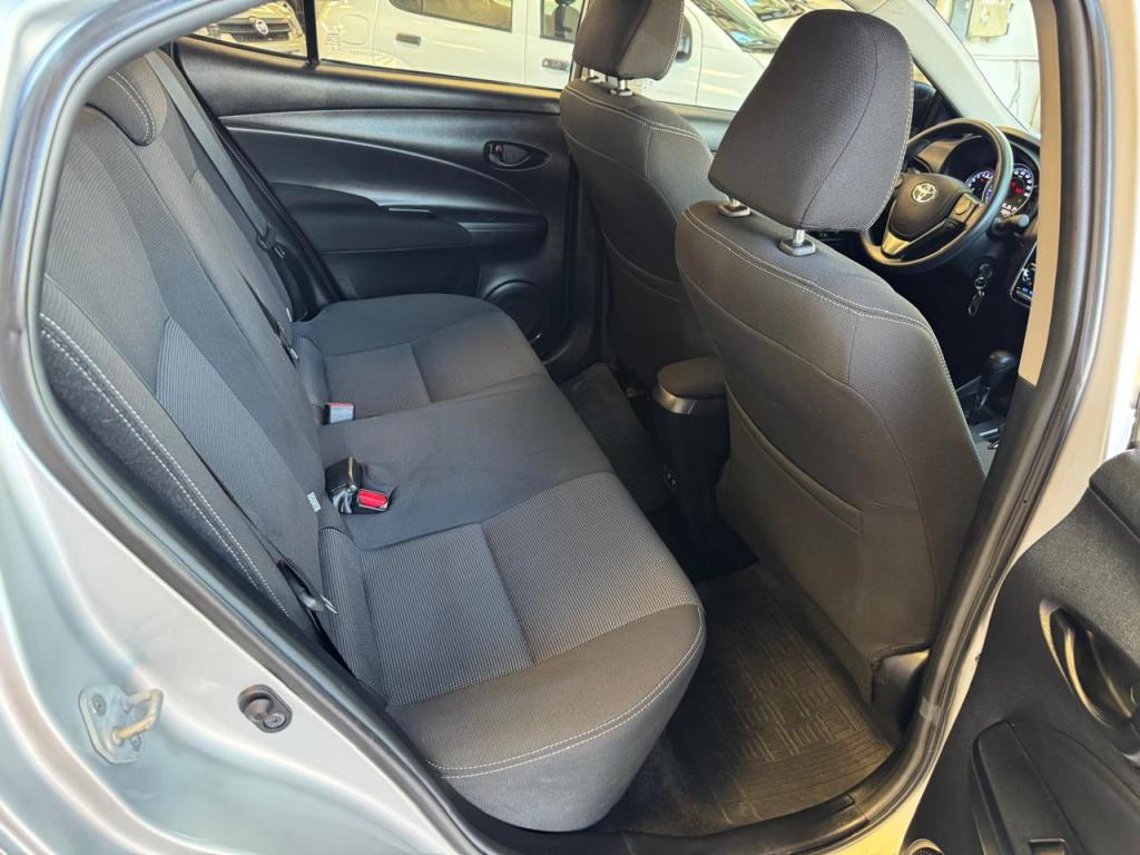 TOYOTA Yaris Sedan - Foto