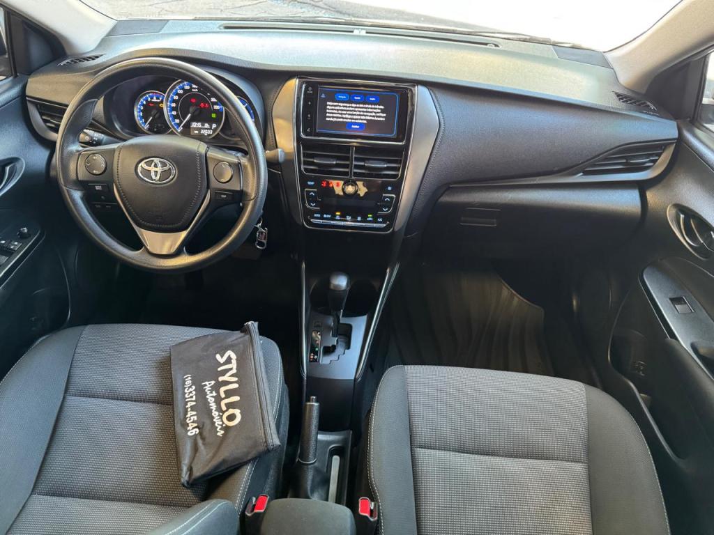 TOYOTA Yaris Sedan - Foto
