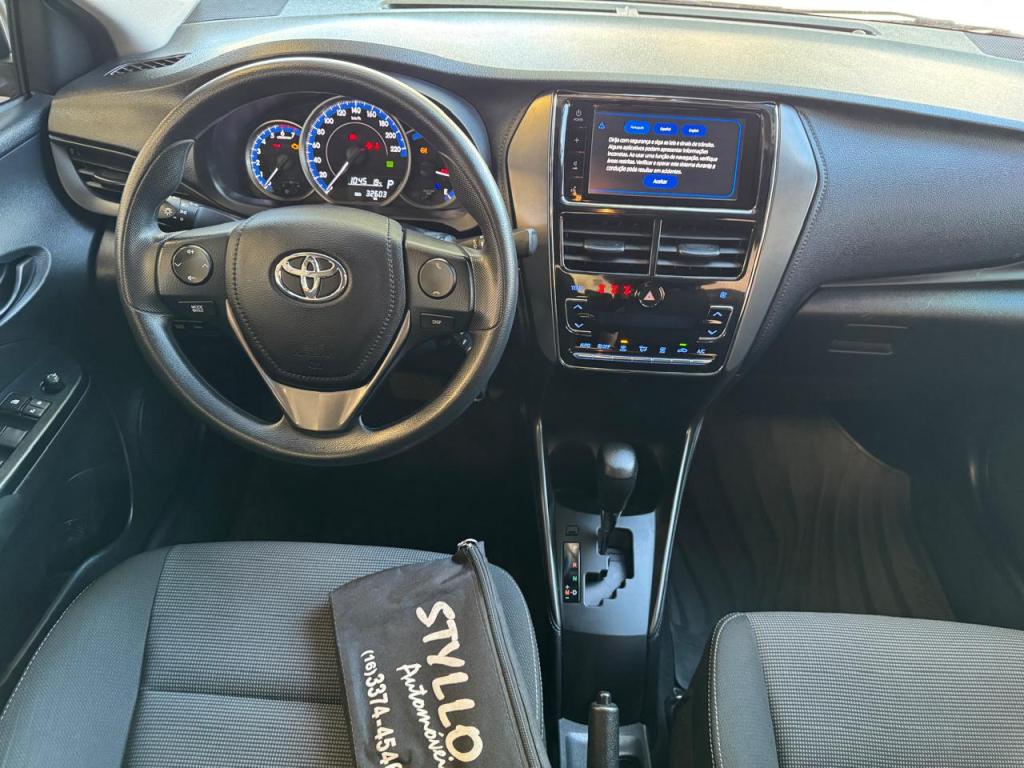 TOYOTA Yaris Sedan - Foto