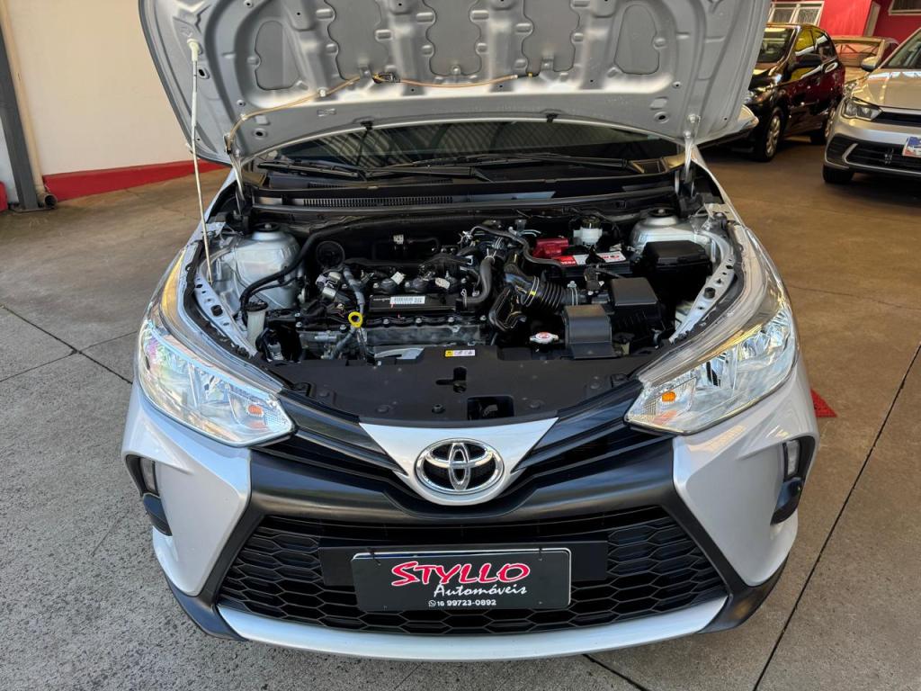 TOYOTA Yaris Sedan - Foto