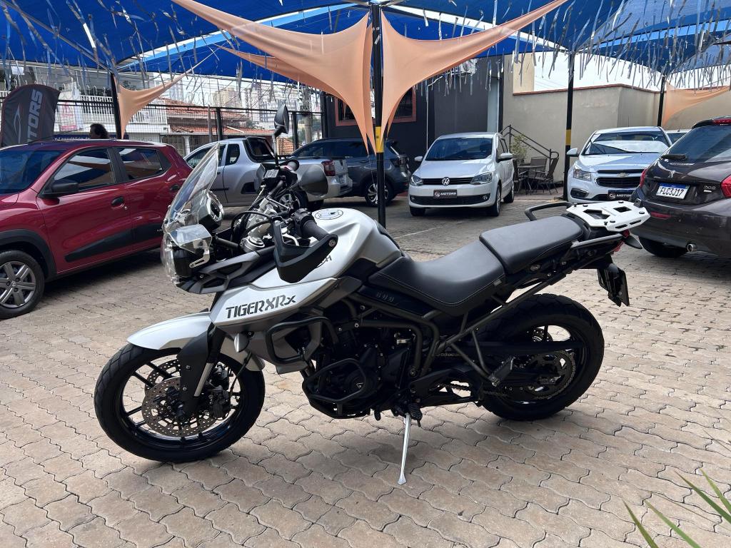 TRIUMPH Tiger 800 - Foto