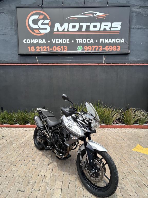 TRIUMPH Tiger 800 - Foto