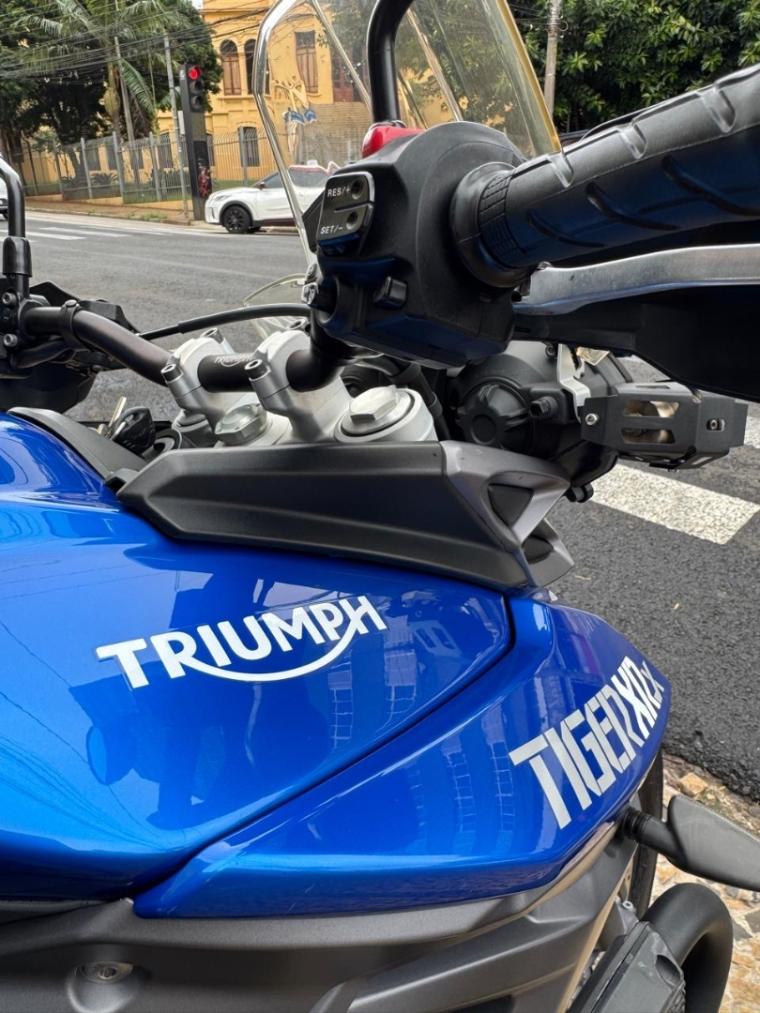 TRIUMPH Tiger 800