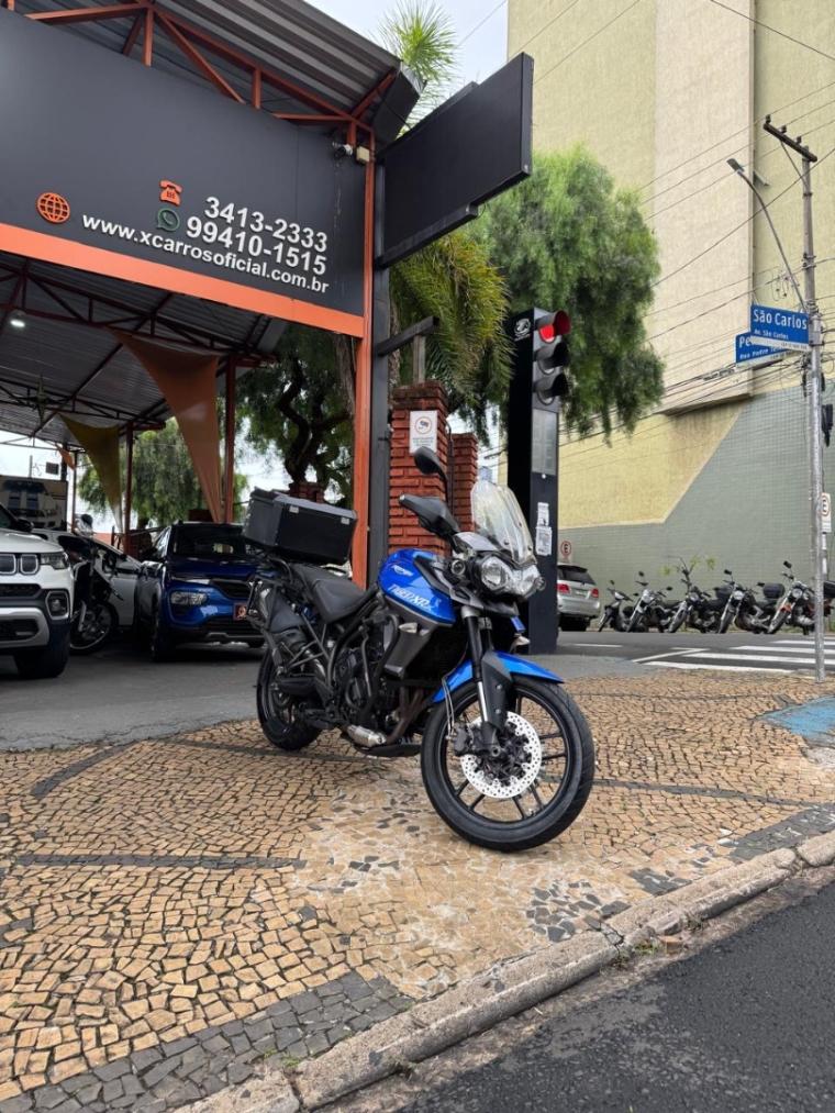 TRIUMPH Tiger 800 - Foto