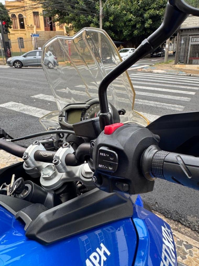 TRIUMPH Tiger 800 - Foto