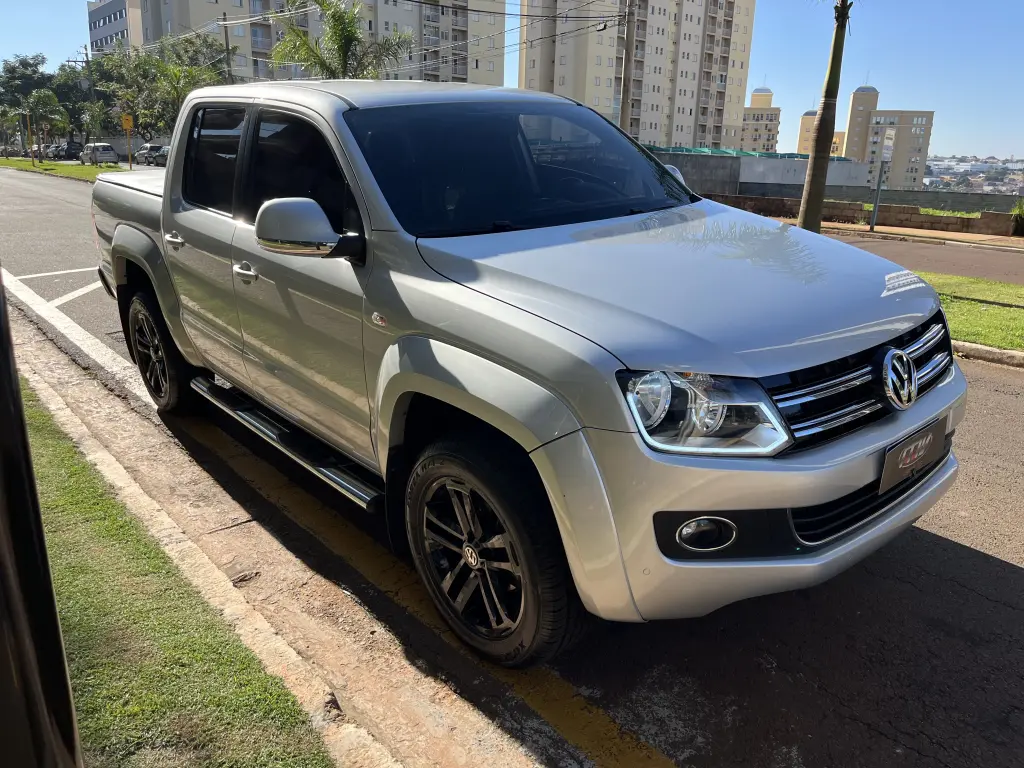 VOLKSWAGEN Amarok - Foto