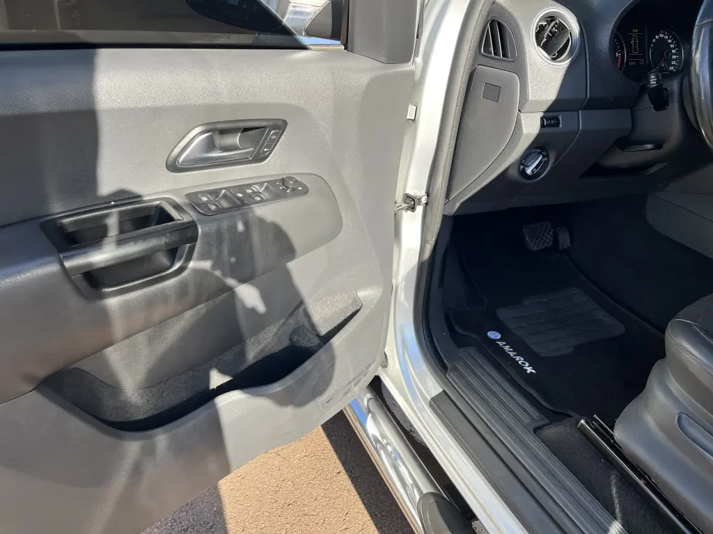 VOLKSWAGEN Amarok - Foto