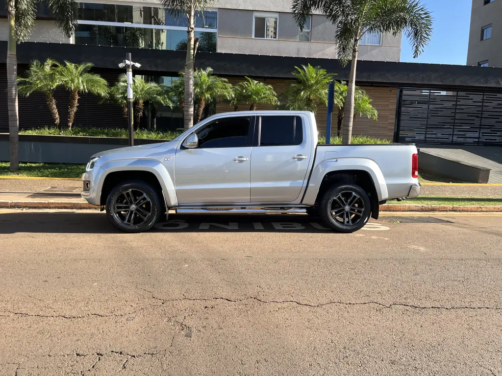 VOLKSWAGEN Amarok - Foto