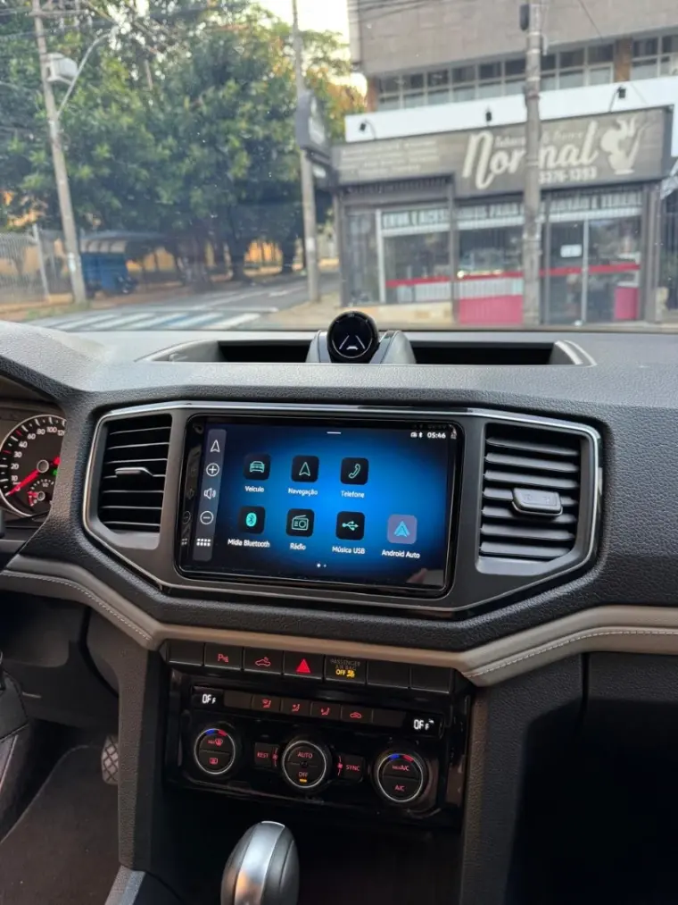 VOLKSWAGEN Amarok - Foto