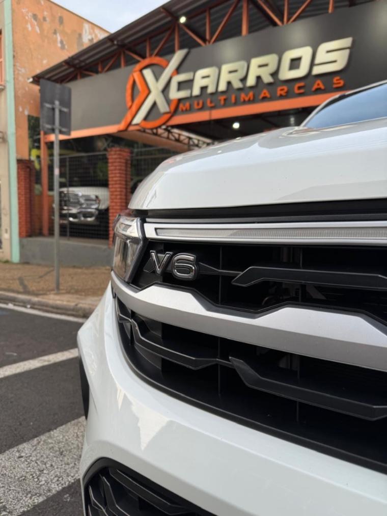 VOLKSWAGEN Amarok - Foto