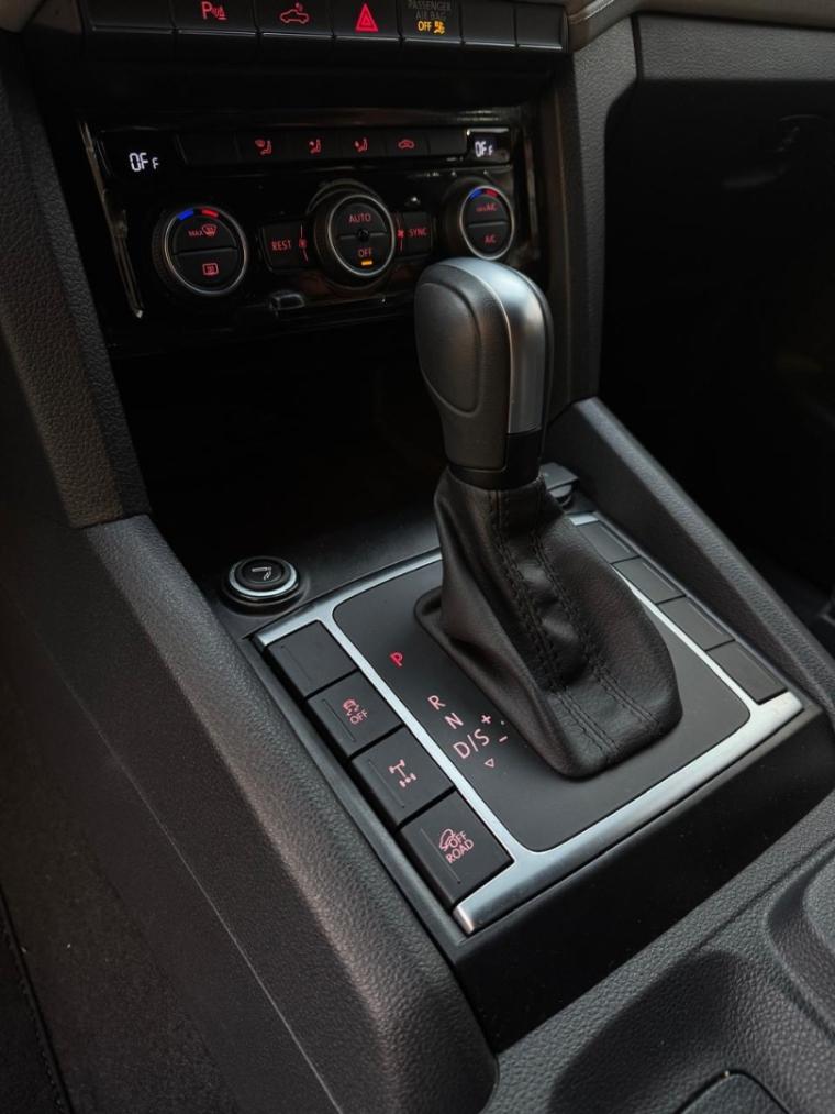 VOLKSWAGEN Amarok - Foto