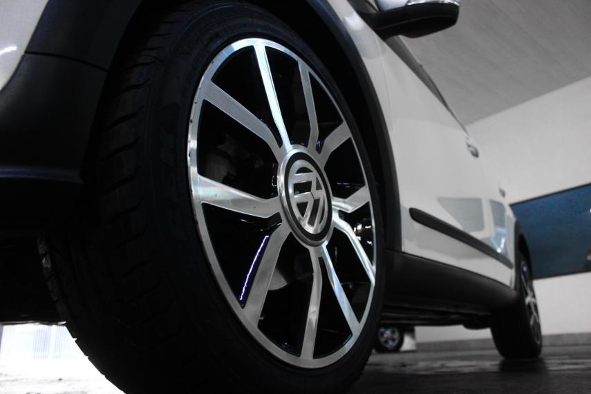 VOLKSWAGEN Cross UP - Foto