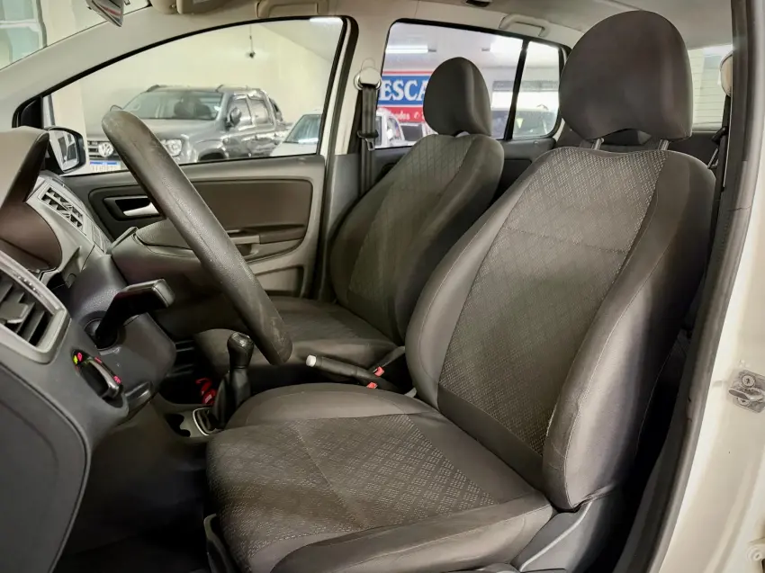 VOLKSWAGEN Fox - Foto
