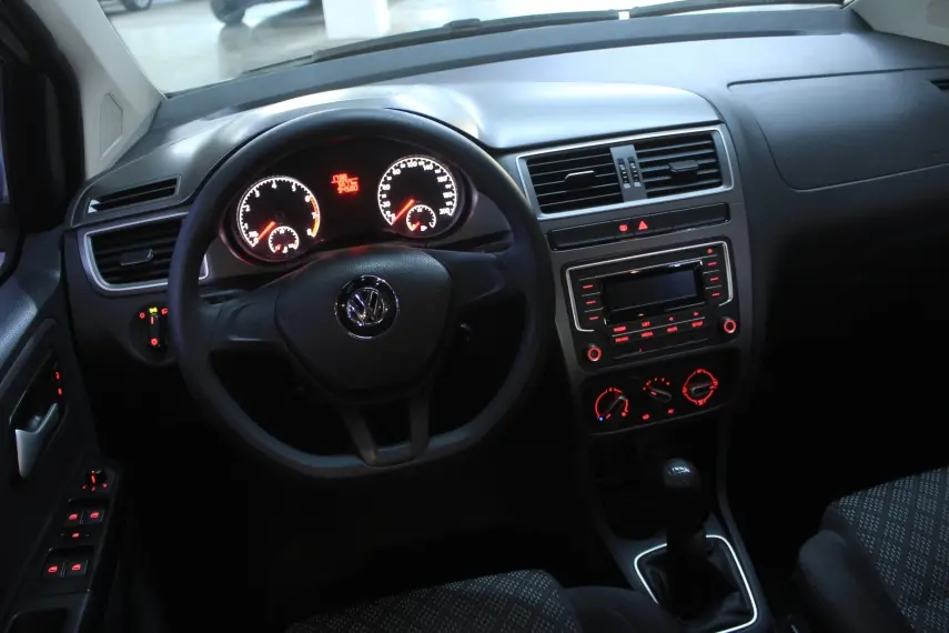 VOLKSWAGEN Fox - Foto