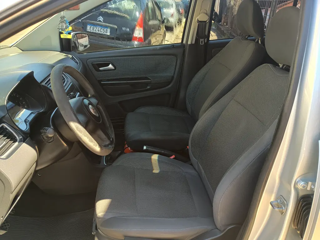 VOLKSWAGEN Fox - Foto