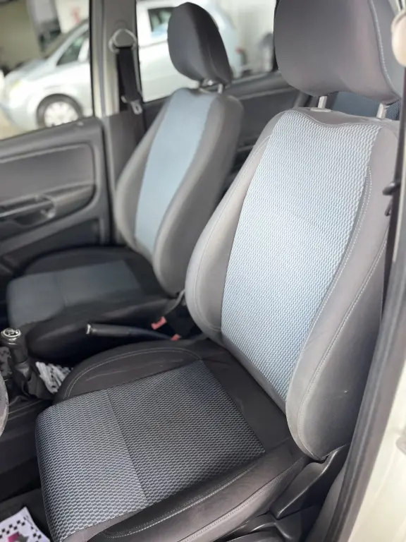 VOLKSWAGEN Fox - Foto