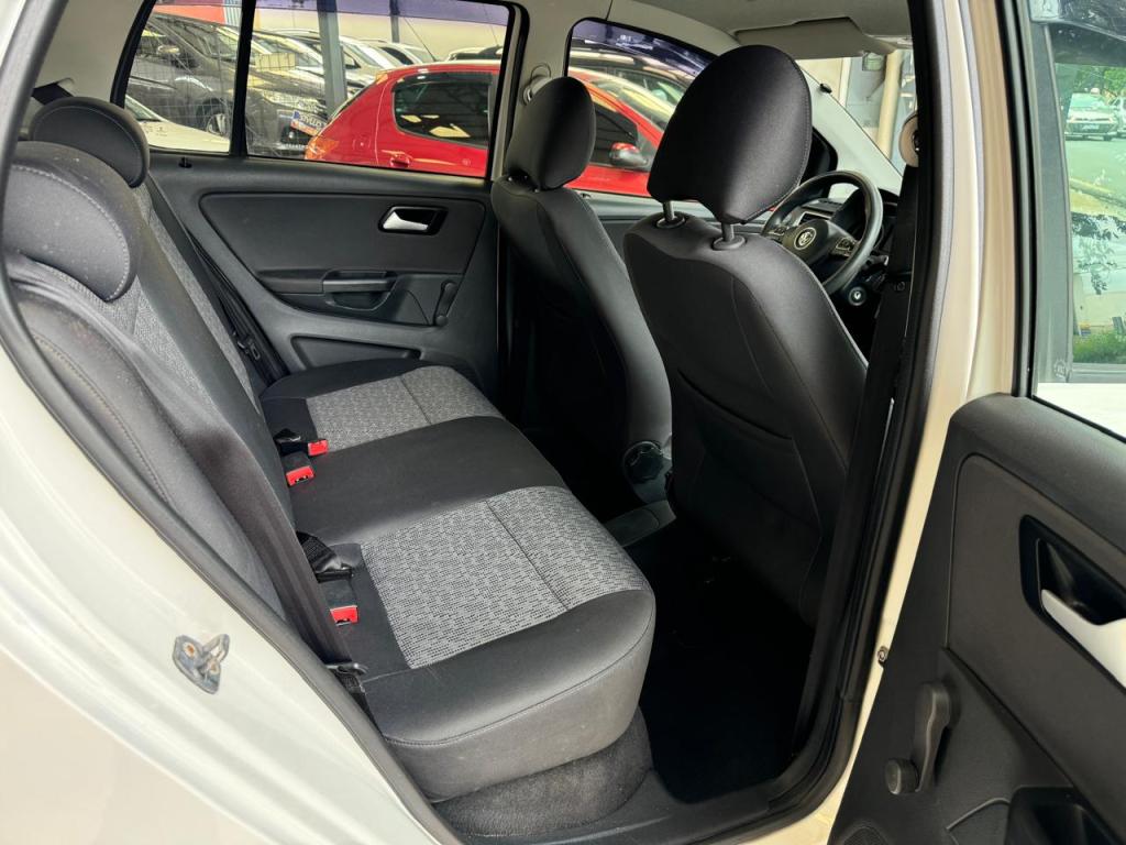 VOLKSWAGEN Fox - Foto