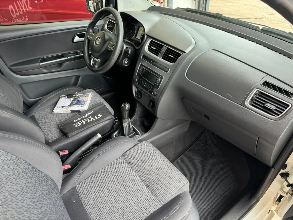 VOLKSWAGEN Fox - Foto