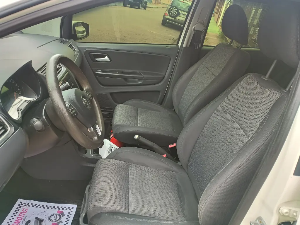 VOLKSWAGEN Fox - Foto