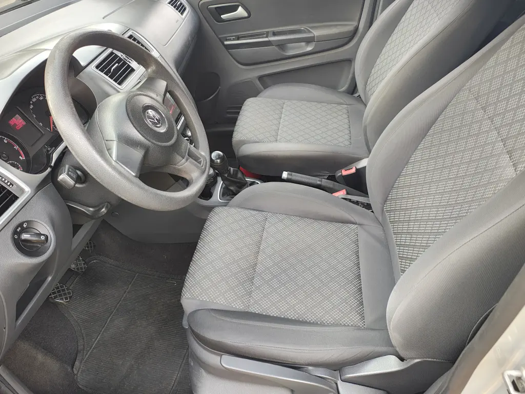 VOLKSWAGEN Fox - Foto