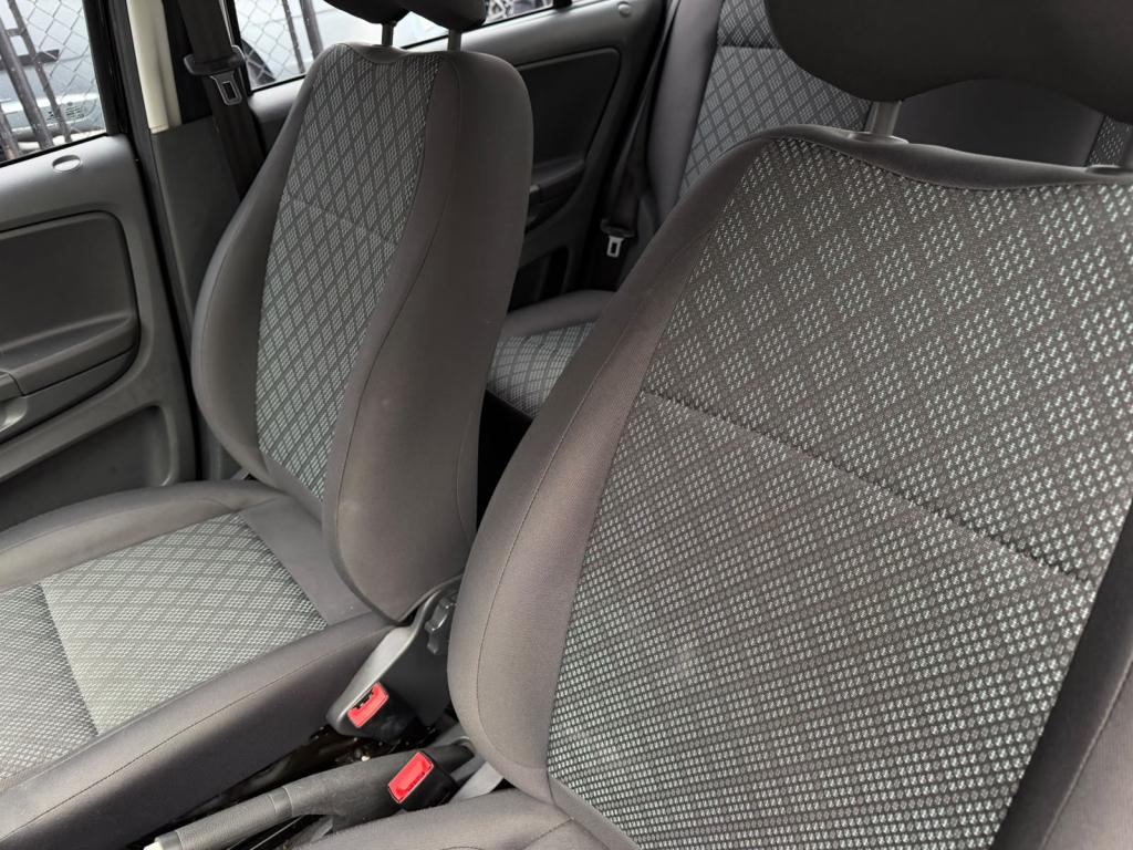 VOLKSWAGEN Fox - Foto