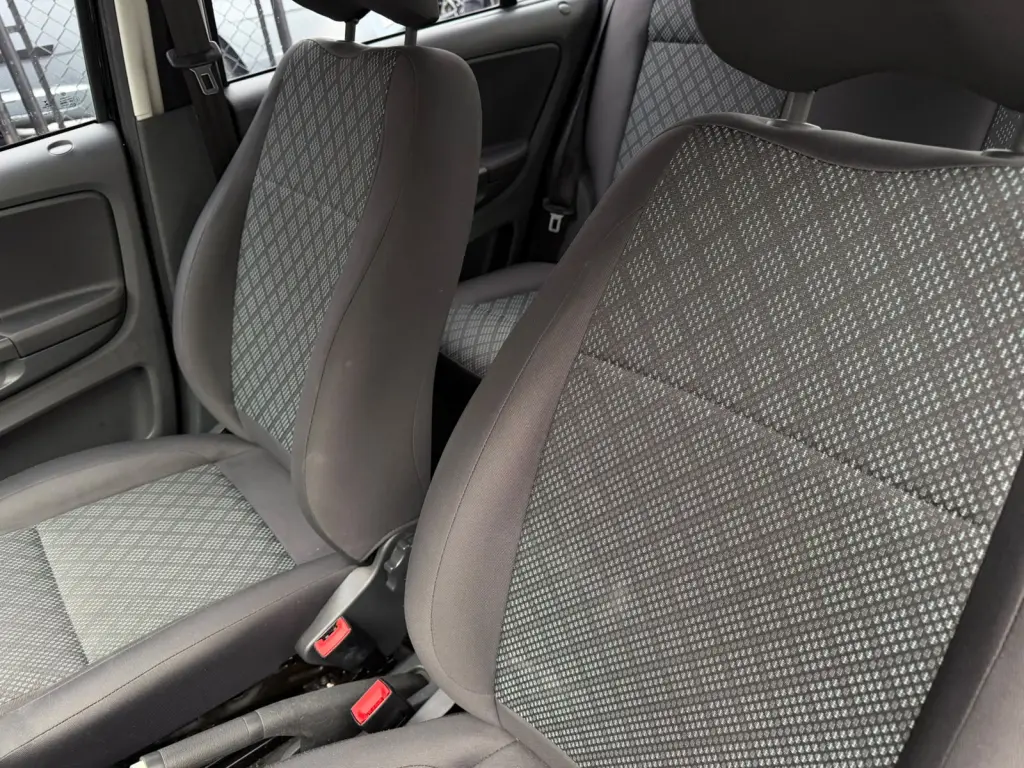 VOLKSWAGEN Fox - Foto