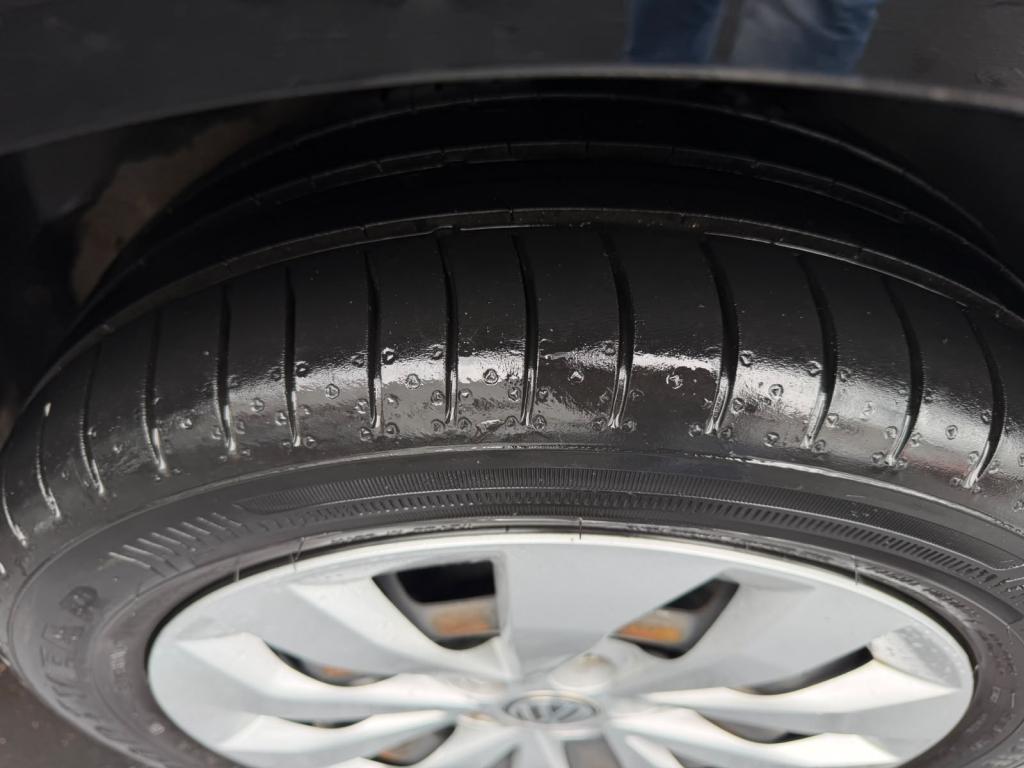 VOLKSWAGEN Fox - Foto