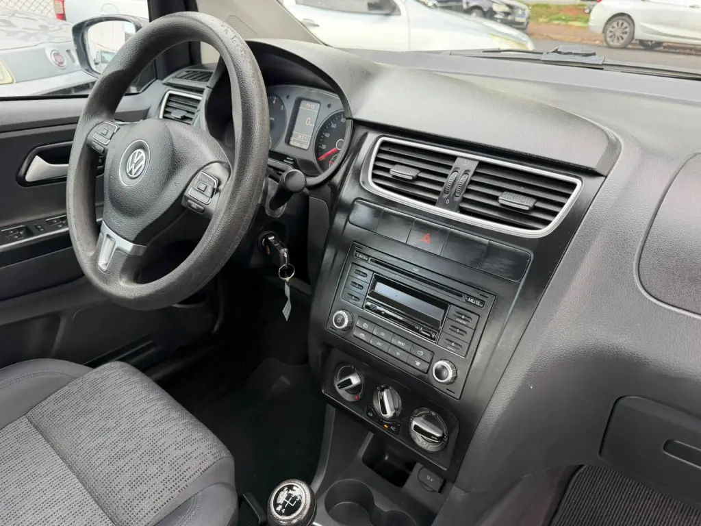 VOLKSWAGEN Fox - Foto