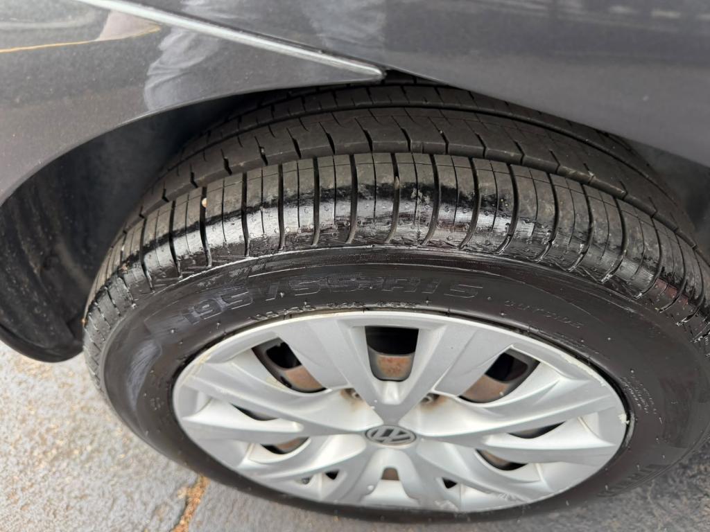 VOLKSWAGEN Fox - Foto